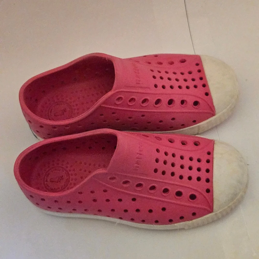 Native Jefferson Kids Pink Perforated Slip On Sneakers Shoes Size C10